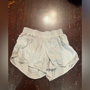 Size 4 Lululemon white hotty hot shorts in great condition!!